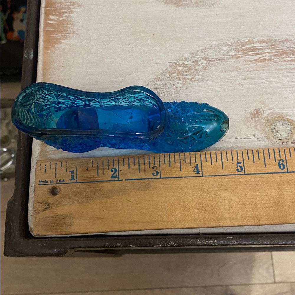 Vintage Blue Glass Slipper Shoe Daisy & Button Pattern Trinket Dish - Picture 4 of 4